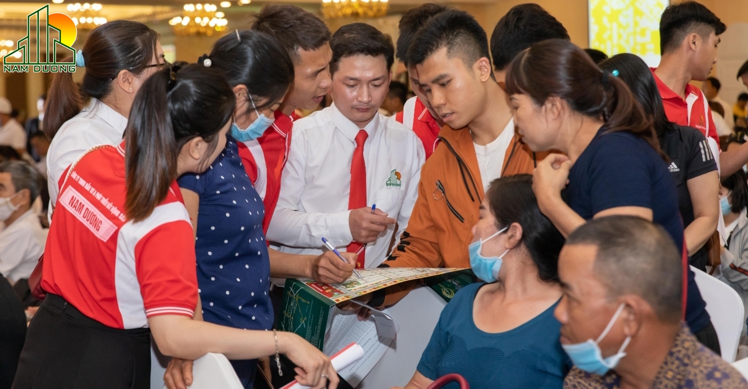 Đất nền vùng ven hút khách