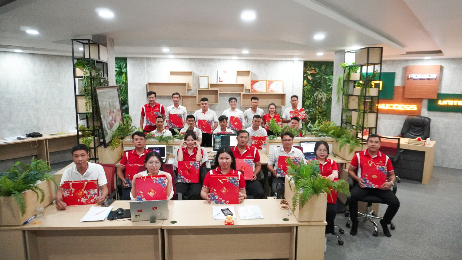 NAM DƯƠNG GROUP TRAO GỬI YÊU THƯƠNG MÙA TRĂNG